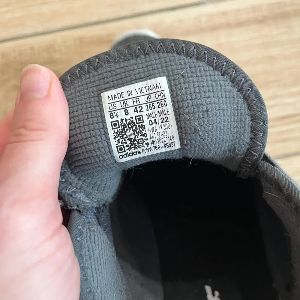Mens Adidas Black/Grey Sneakers - 8.5